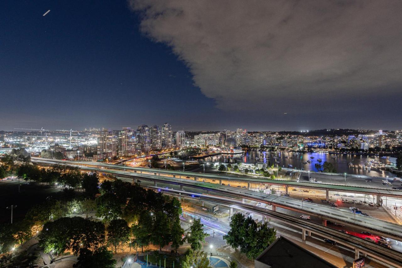 Condo In Downtown Vancouver - Near Rogers Arena Extérieur photo